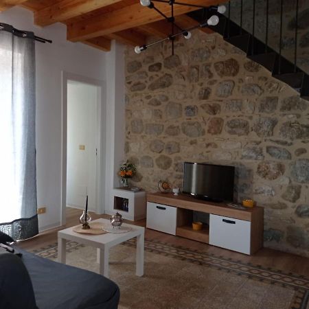 Casa Vacanze Borgo Gulini Da Anna Petralia Soprana Luaran gambar