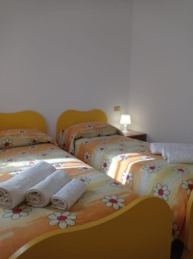 Casa Vacanze Borgo Gulini Da Anna Petralia Soprana Luaran gambar