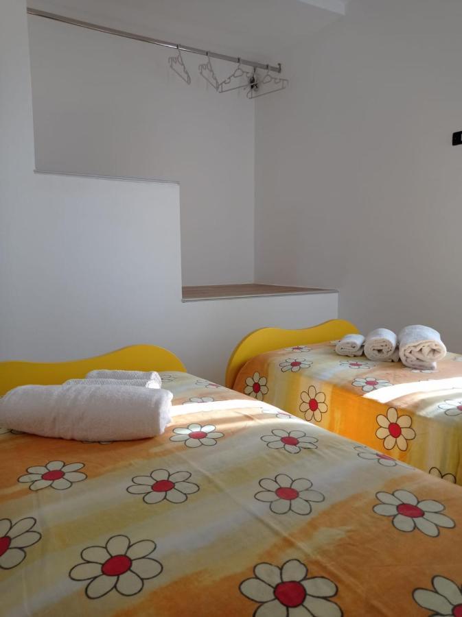 Casa Vacanze Borgo Gulini Da Anna Petralia Soprana Luaran gambar