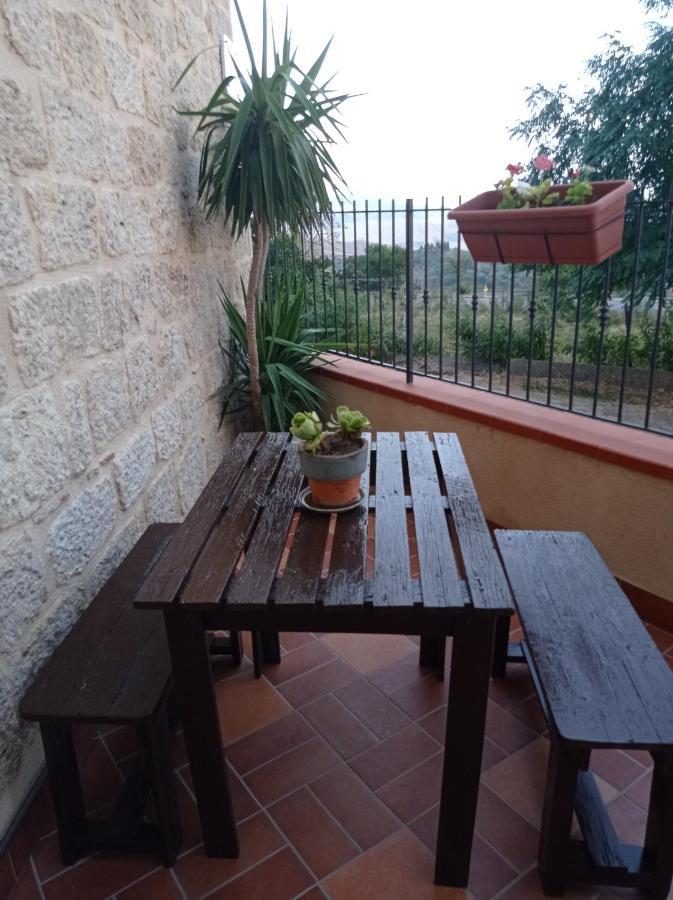 Casa Vacanze Borgo Gulini Da Anna Petralia Soprana Luaran gambar