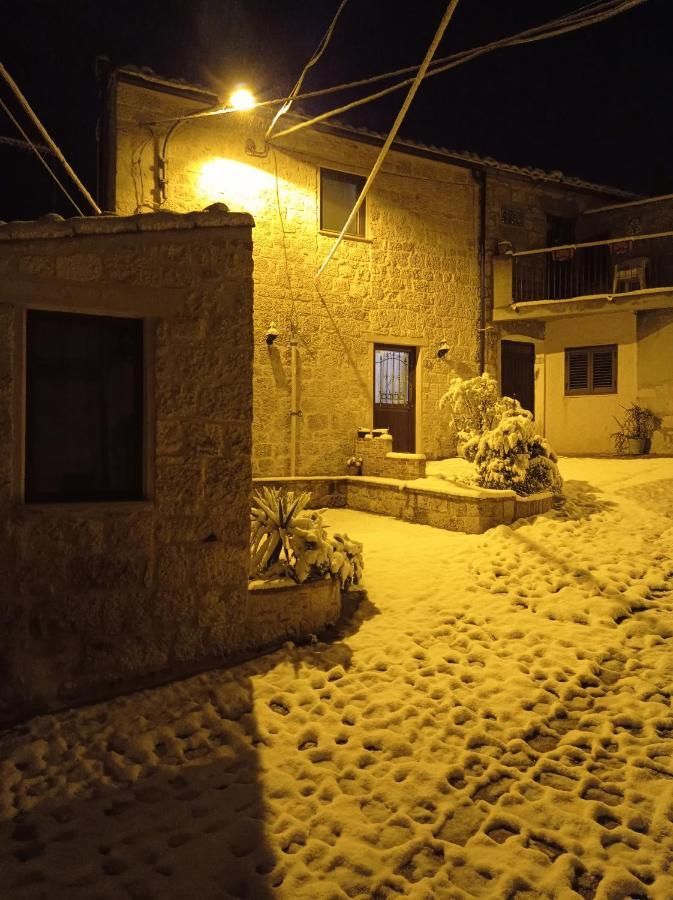 Casa Vacanze Borgo Gulini Da Anna Petralia Soprana Luaran gambar